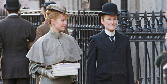 close-wasikowska-albert-nobbs