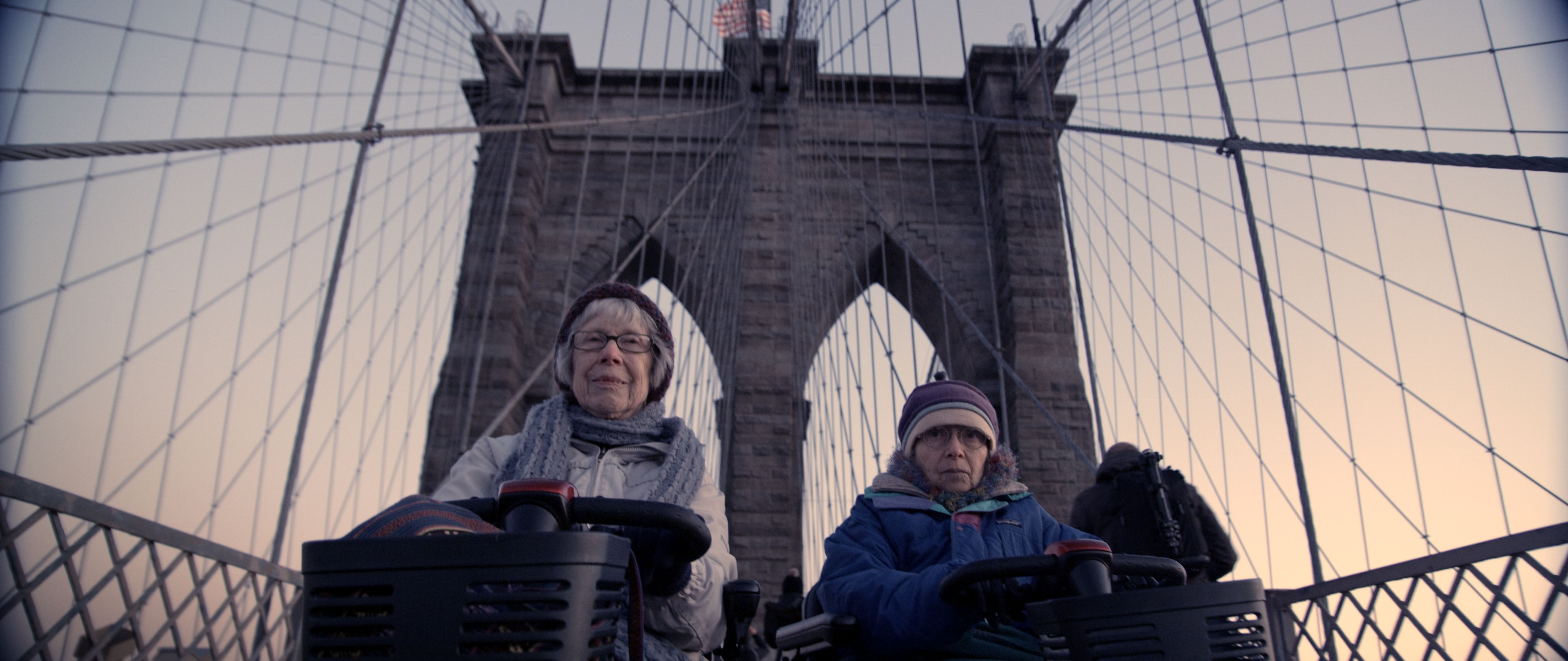 TWO RAGING GRANNIES-RG_pressestill_1
